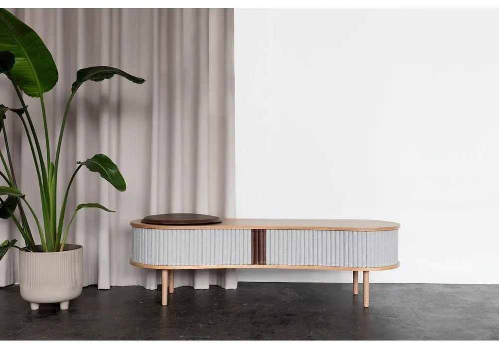 Masă TV maro/bej cu aspect de lemn de stejar 140x40 cm Audacious – UMAGE