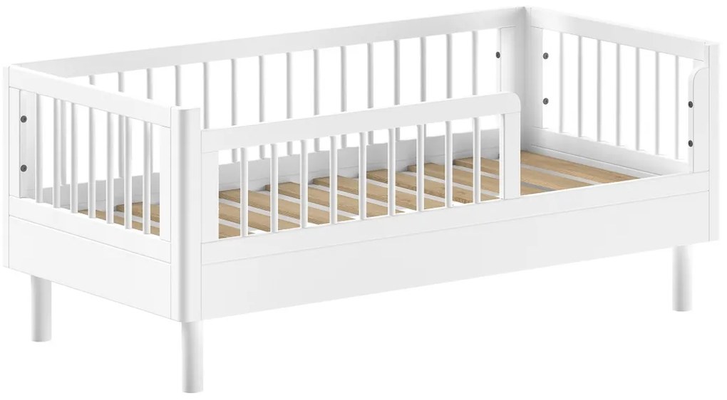 Set FORREST BEECH format dintr-un Pat copii pentru copii mici (70 x 140 cm) și o comodă cu 3 sertare.