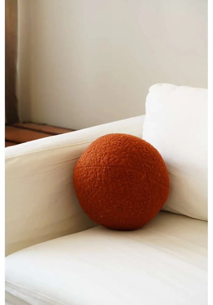 Pernă decorativă din material bouclé ø 25 cm Top – Mioli Decor