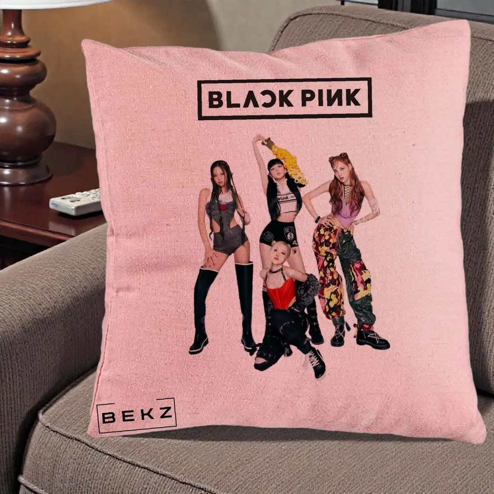 Perna Personalizata K-pop BLACKPINK Fotografie de Grup, 40x40 cm, Roz, Husa Detasabila, Perna Inclusa, BEKZ®