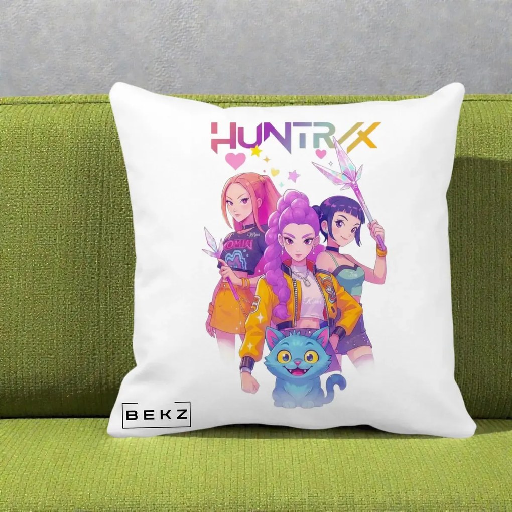 Perna Personalizata K-pop HUNTRX Trio Foto cu Pisica, 40x40 cm, Alba Mata, Husa Detasabila, Perna Inclusa, BEKZ®