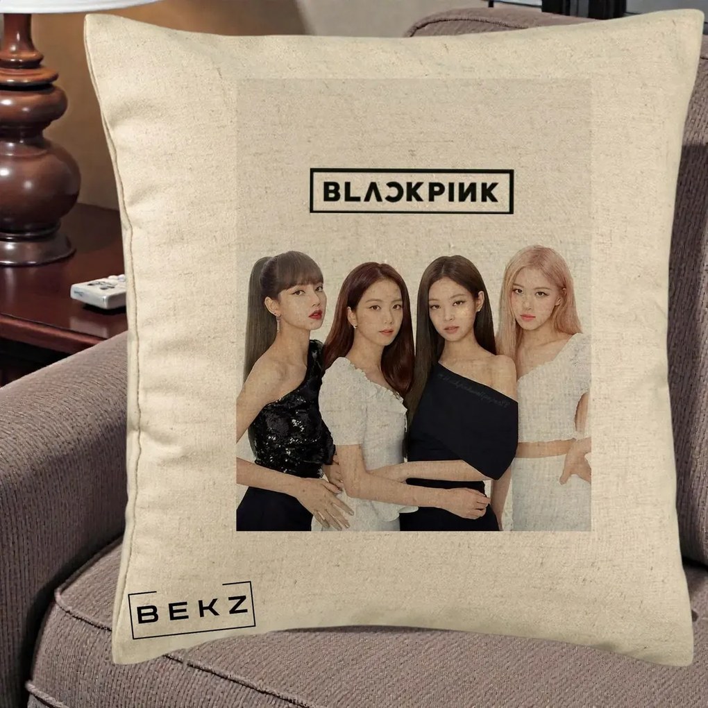 Perna Personalizata K-pop BLACKPINK Foto Grup-Negru, 40x40 cm, Bej, Husa Detasabila, Perna Inclusa, BEKZ®