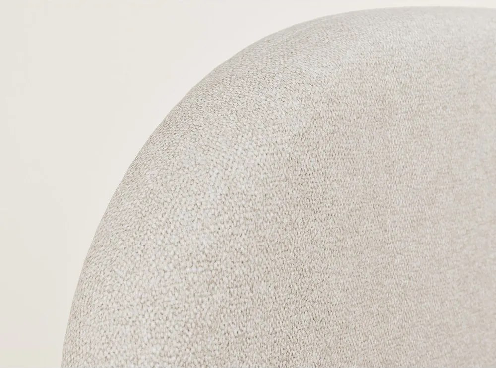 Pat matrimonial crem tapițat cu spațiu de depozitare cu somieră 140x200 cm Maumere – Maison de Rêve