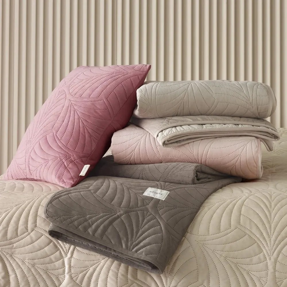 Cuvertură de pat din catifea maro Feel 240 x 260 cm