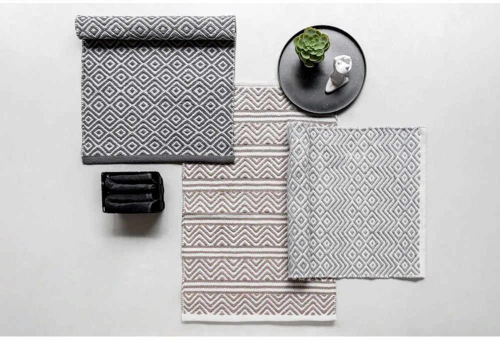 Covoraș de baie bej din material textil 50x80 cm Shaki – Wenko