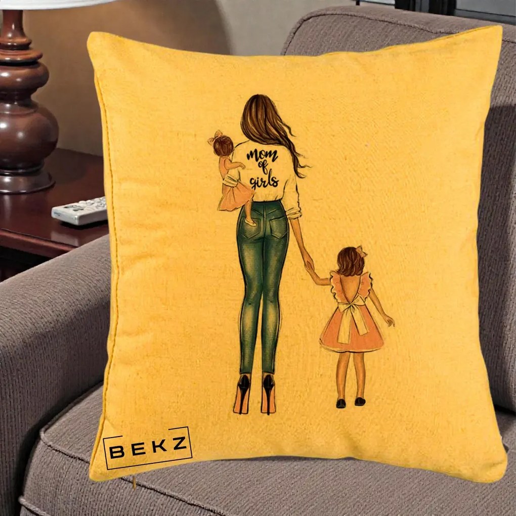 Cadou pentru Mama - Perna Personalizata Mom of Girls Mama cu Fetele, 40x40 cm, Galben, Husa Detasabila, Perna Inclusa, BEKZ®