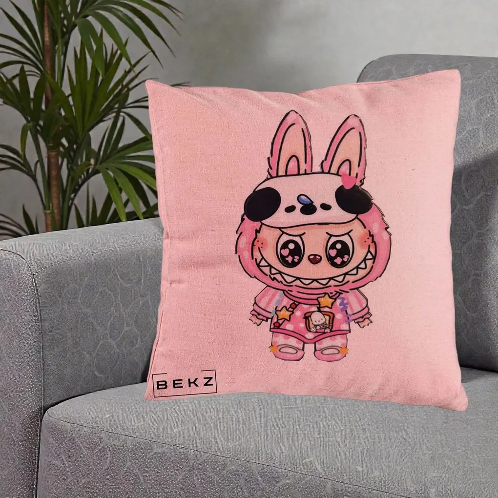 Perna Personalizata Labubu Panda-Bunny Roz, 40x40 cm, Roz, Husa Detasabila, Perna Inclusa, BEKZ®