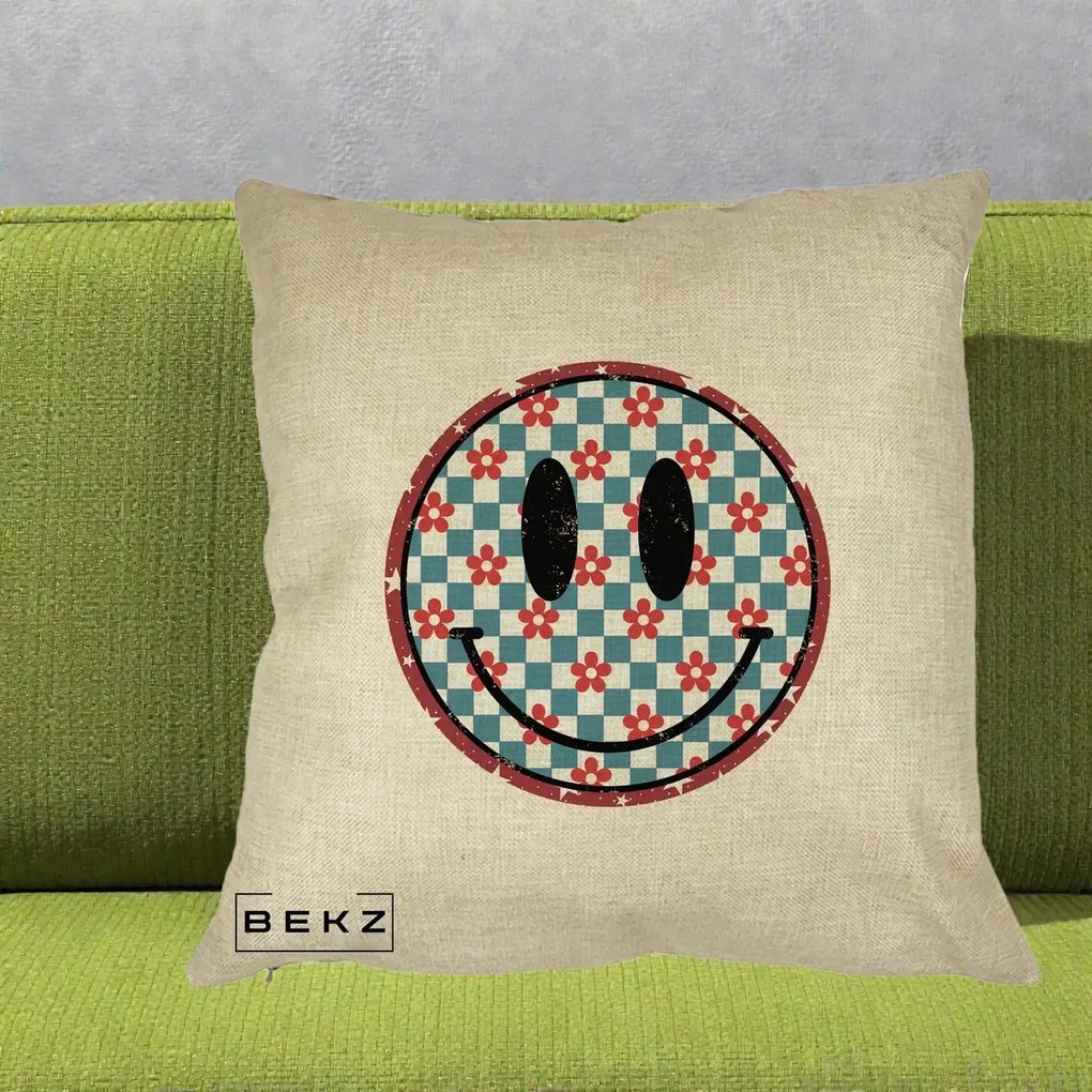Perna Decorativa Smiley Face Checkered cu Floricele, 40x40 cm, Crem, Husa Detasabila, Perna Inclusa, BEKZ®
