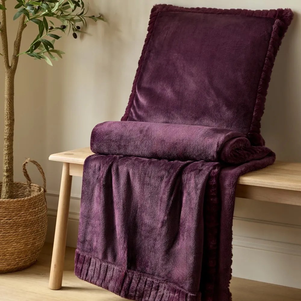 Pernă decorativă din micropluș/cocolino 55x55 cm Velvet and Faux Fur – Catherine Lansfield