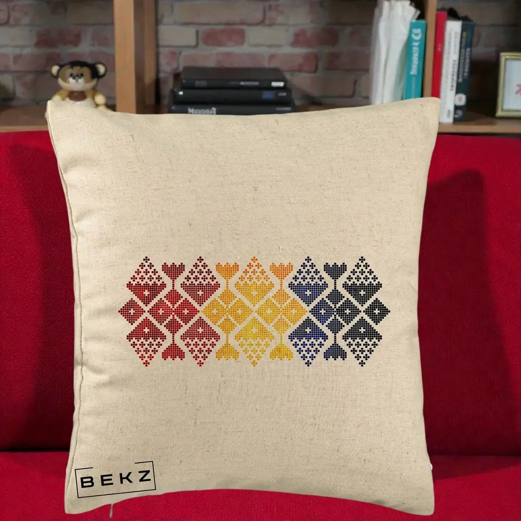 Perna Personalizata Motiv Tricolor Romanesc Broderie, 40x40 cm, Bej, Husa Detasabila, Perna Inclusa, BEKZ®