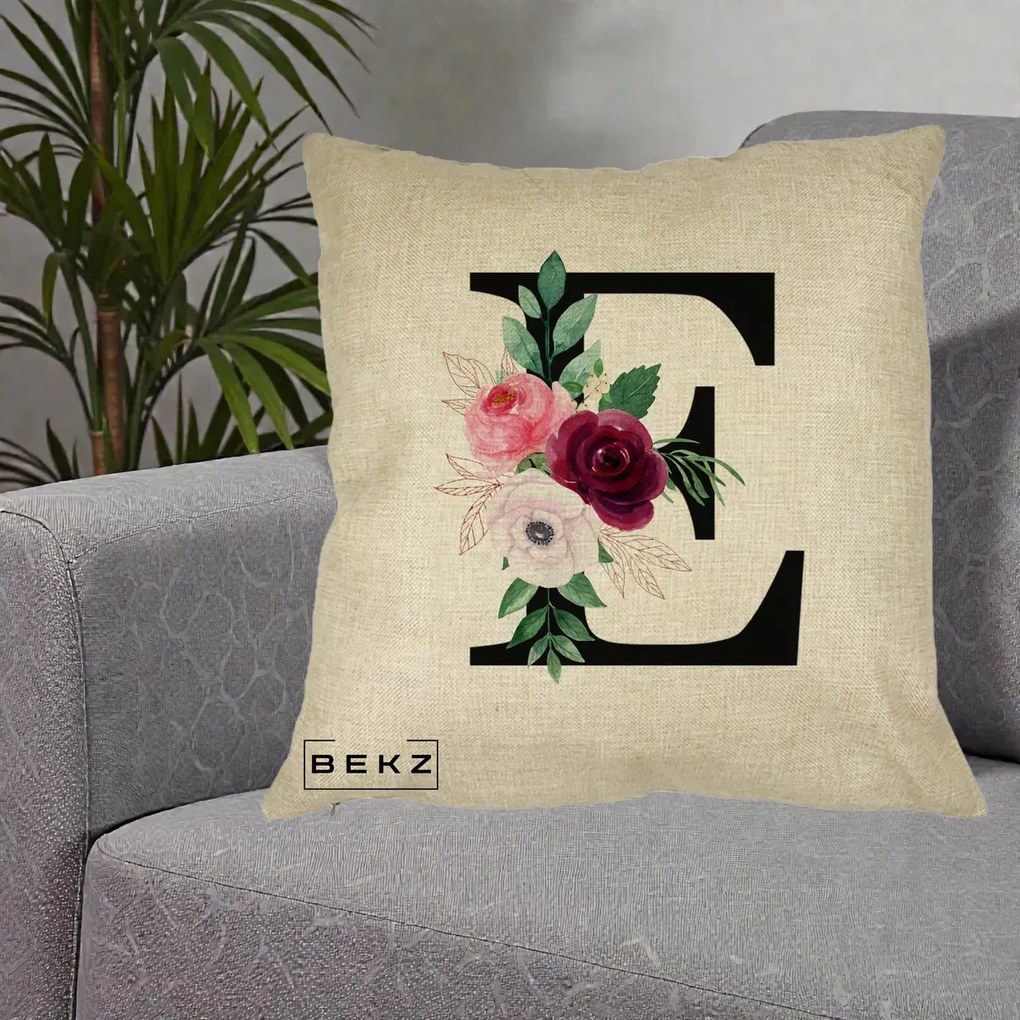 Cadou Personalizat - Perna Personalizata Monograma Florala Litera E, 40x40 cm, Crem, Husa Detasabila, Perna Inclusa, BEKZ®