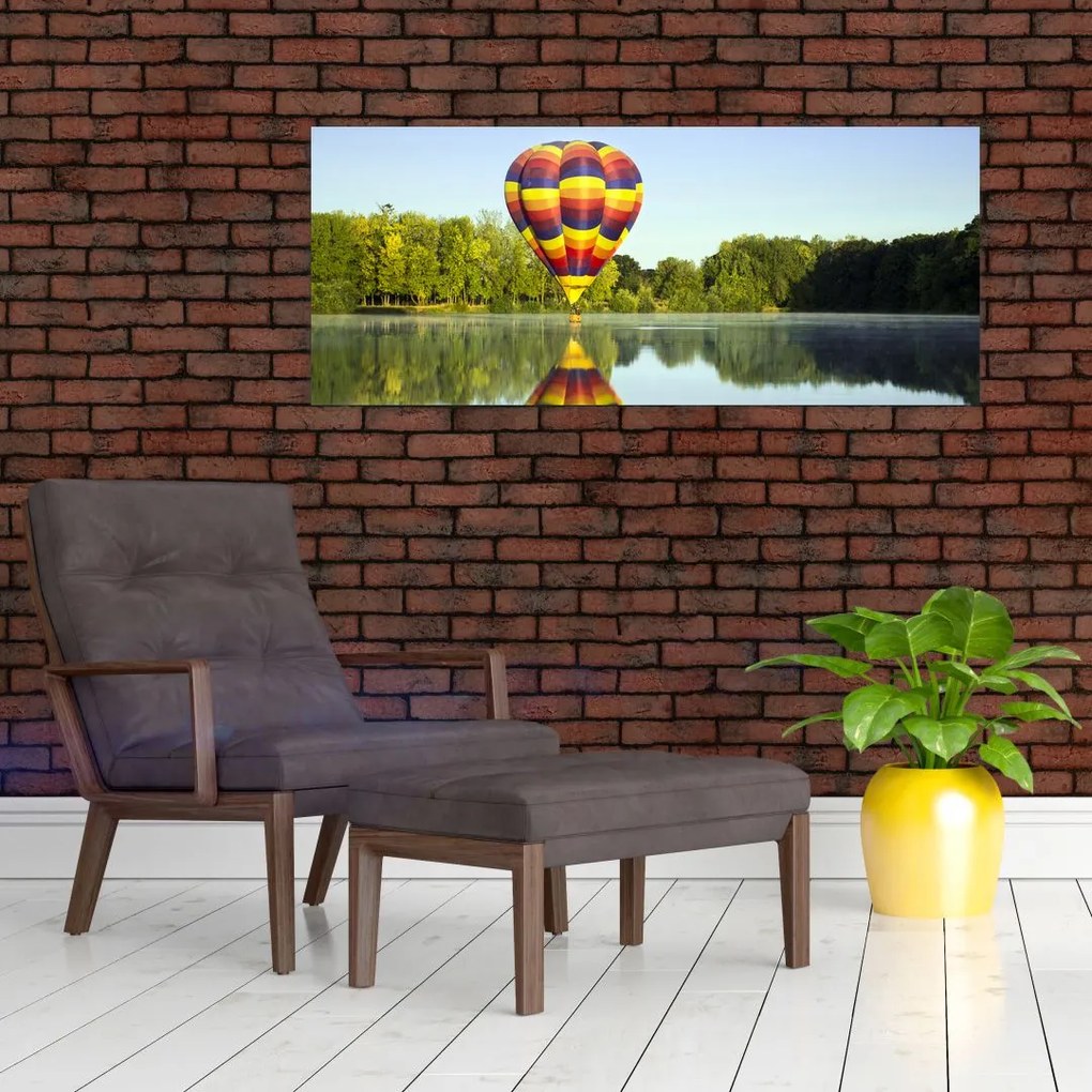 Tablou cu balon cu aer cald pe un lac (120x50 cm)