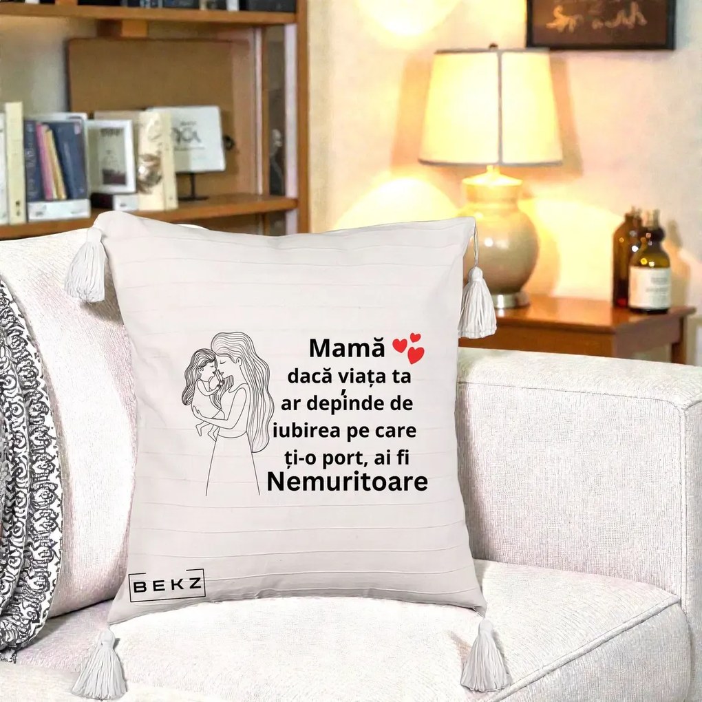 Cadou pentru Mama - Perna Personalizata Mama Nemuritoare cu Copilul in Poala, 40x40 cm, Bej cu Franjuri, Husa Detasabila, Perna Inclusa, BEKZ®