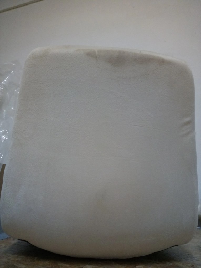 Reducere Scaun de catifea crem LIBRA BUTTER CREAM II. calitate secundara