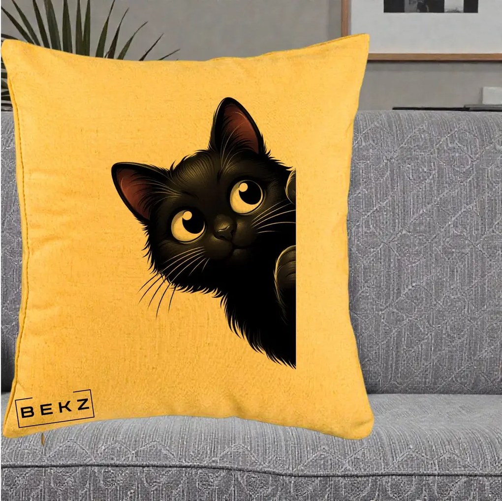 Perna Decorativa Pisica Neagra Dragalasa Curioasa, 40x40 cm, Galben, Husa Detasabila, Perna Inclusa, BEKZ®