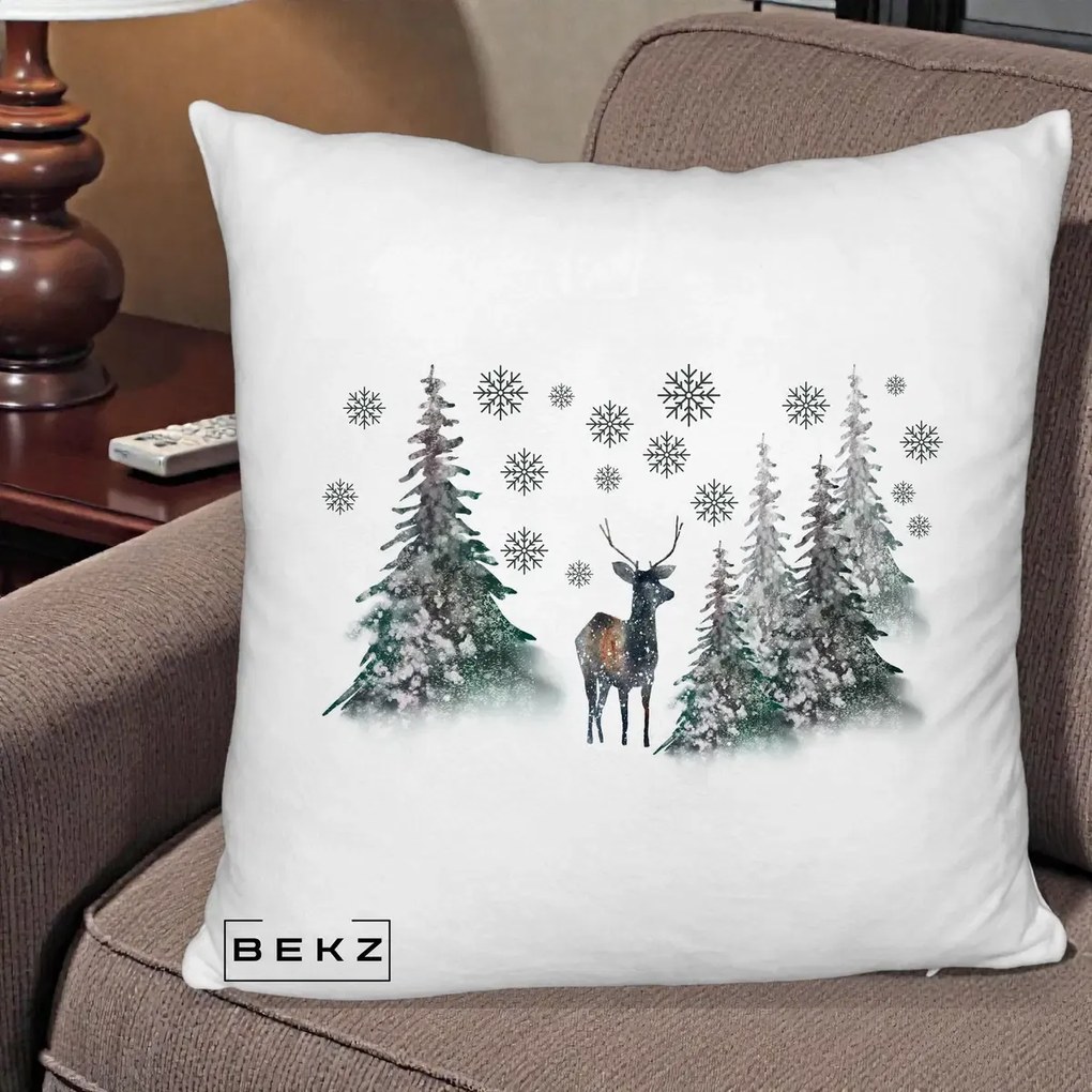 Perna Decorativa Ren in Padure Inzapezita, 40x40 cm, Alb Pufos, Husa Detasabila, Perna Inclusa, BEKZ®
