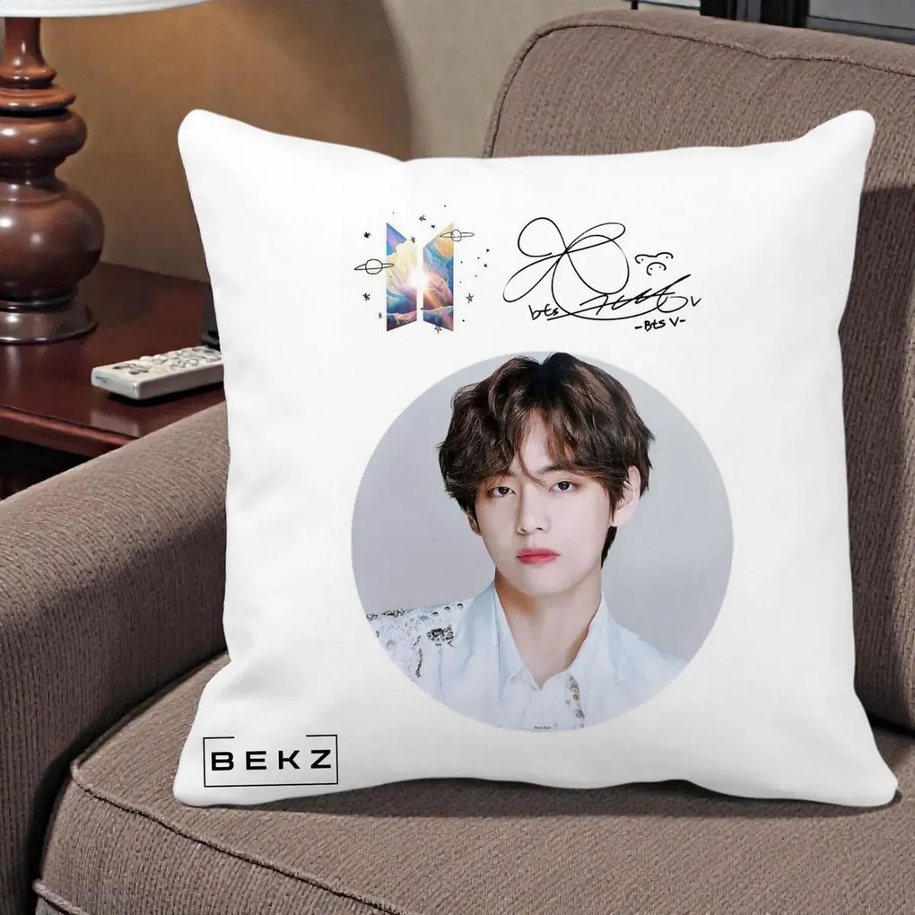 Perna Personalizata K-pop BTS V Taehyung Portret Cerc Autograf, 40x40 cm, Alba Mata, Husa Detasabila, Perna Inclusa, BEKZ®
