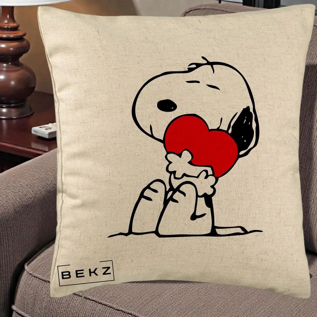 Perna Personalizata Snoopy cu Inima, 40x40 cm, Bej, Husa Detasabila, Perna Inclusa, BEKZ®