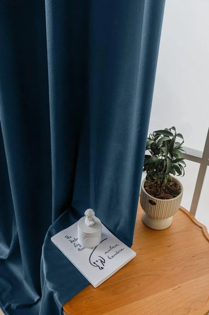Draperie din catifea Culoare albastru kerosen, VELVET 140x250 cm
