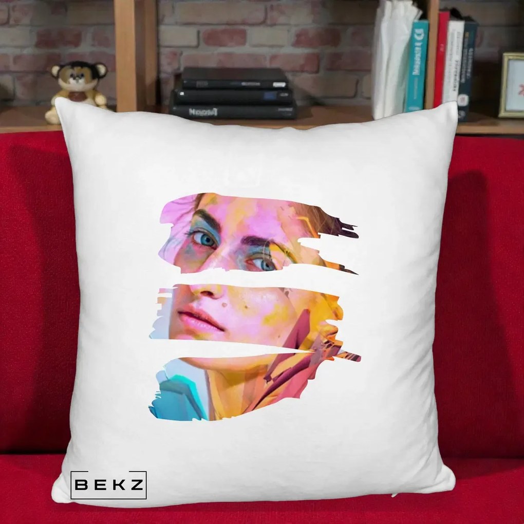 Perna Decorativa Portret Femeie Fragmentat Colorat, 40x40 cm, Alb Pufos, Husa Detasabila, Perna Inclusa, BEKZ®