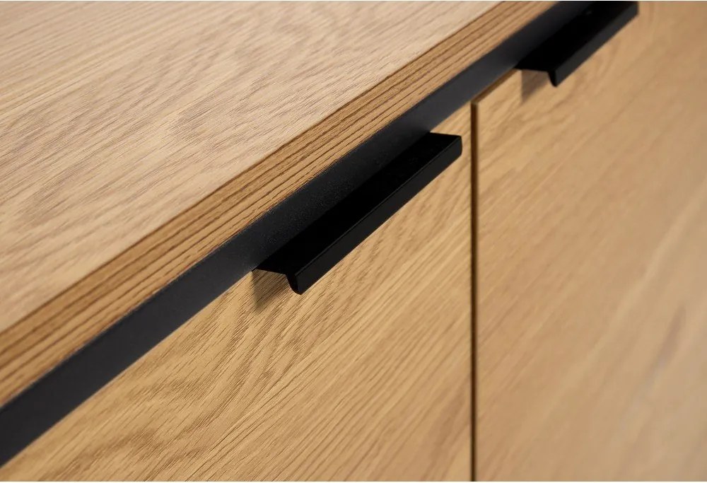 Comodă în culoare naturală cu aspect de lemn de stejar 104,5x80x45 cm Cesura – Unique Furniture