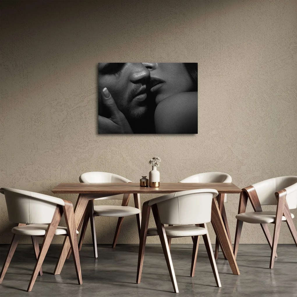 Tablou - Sărutul, fotografie alb-negru (70x50 cm)