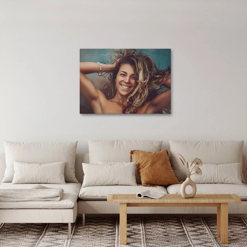 Tablou - Portretul unei femei tinere (70x50 cm)