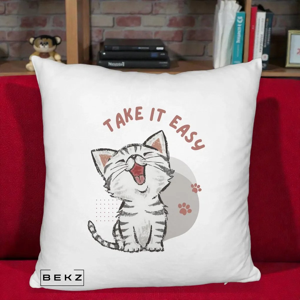 Perna Personalizata Take It Easy Cat, 40x40 cm, Alb Pufos, Husa Detasabila, Perna Inclusa, BEKZ®