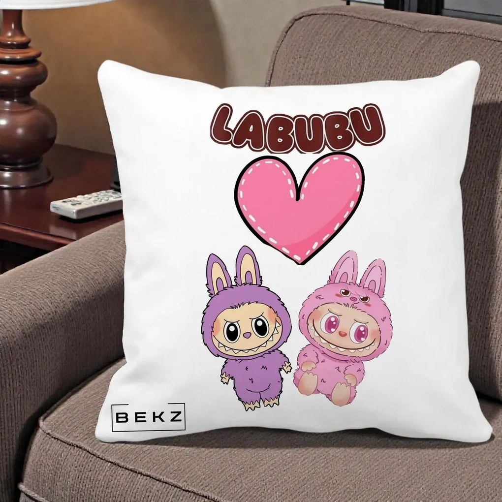 Perna Personalizata Labubu Cuplu Inima, 40x40 cm, Alba Mata, Husa Detasabila, Perna Inclusa, BEKZ®