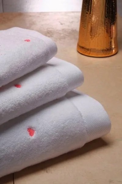 Set cadou de prosoape și prosop de corp MICRO LOVE, 3 buc Alb – Inimioare roșii