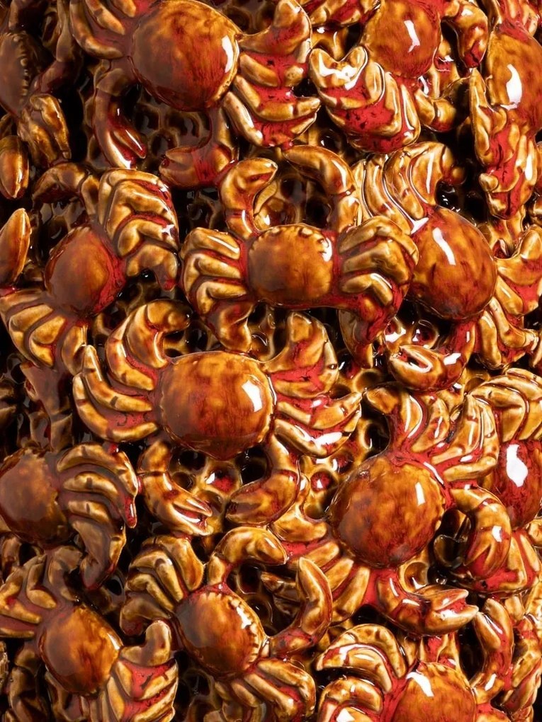 Vas decorativ din ceramica cu motive marine in relief, "Crab Reef"