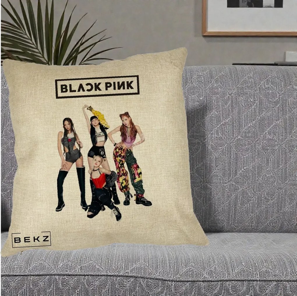 Perna Personalizata K-pop BLACKPINK Fotografie de Grup, 40x40 cm, Crem, Husa Detasabila, Perna Inclusa, BEKZ®