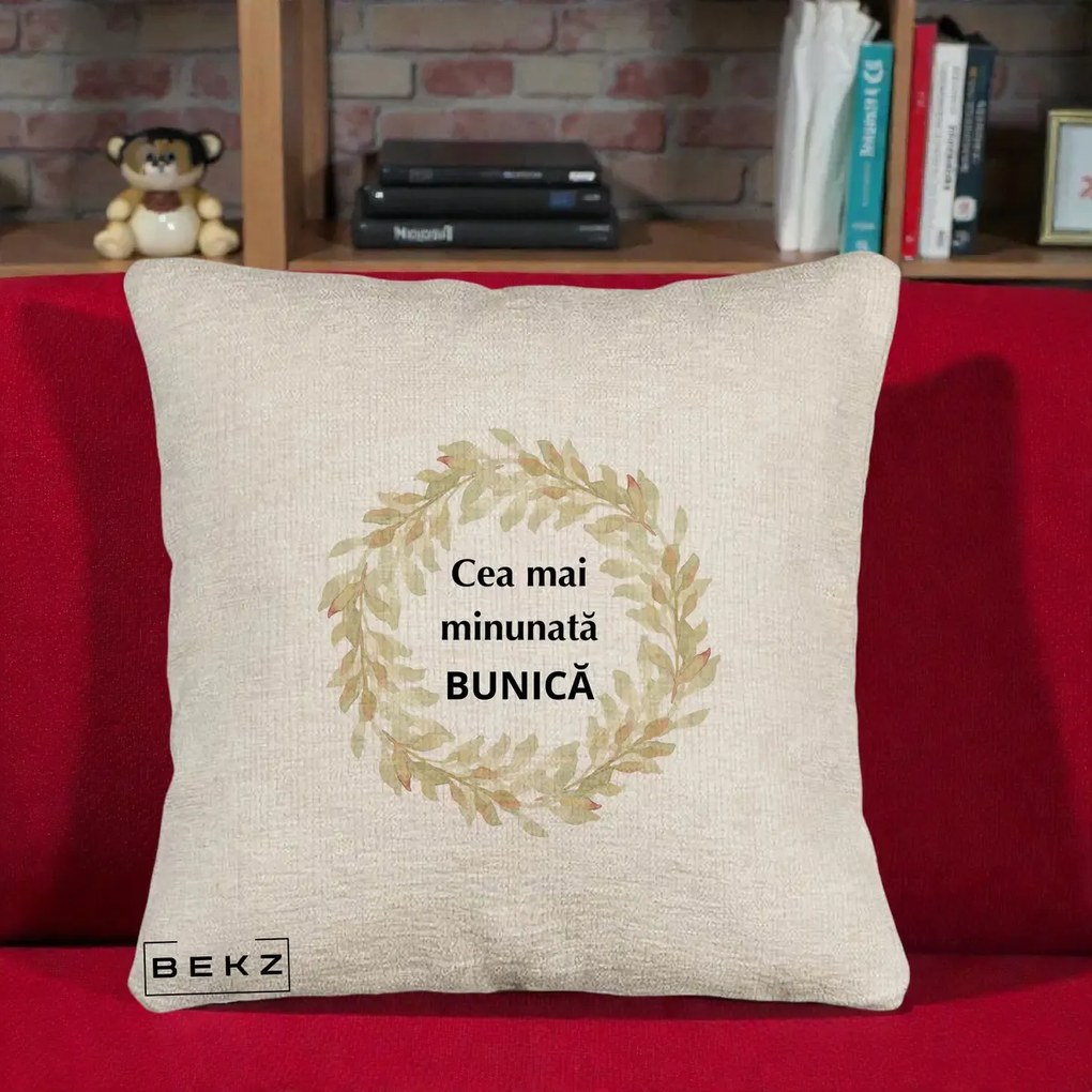Cadou pentru Bunica - Perna Personalizata Cea Mai Minunata Bunica Coronita Frunze Acuarela, 40x40 cm, Bej Canapea, Husa Detasabila, Perna Inclusa, BEKZ®