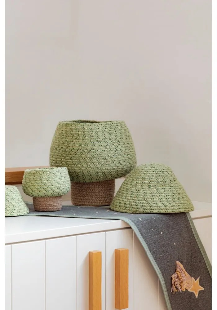 Coș de jucării pentru copii verde din material textil ø 25x36 cm Big Tree – Lorena Canals
