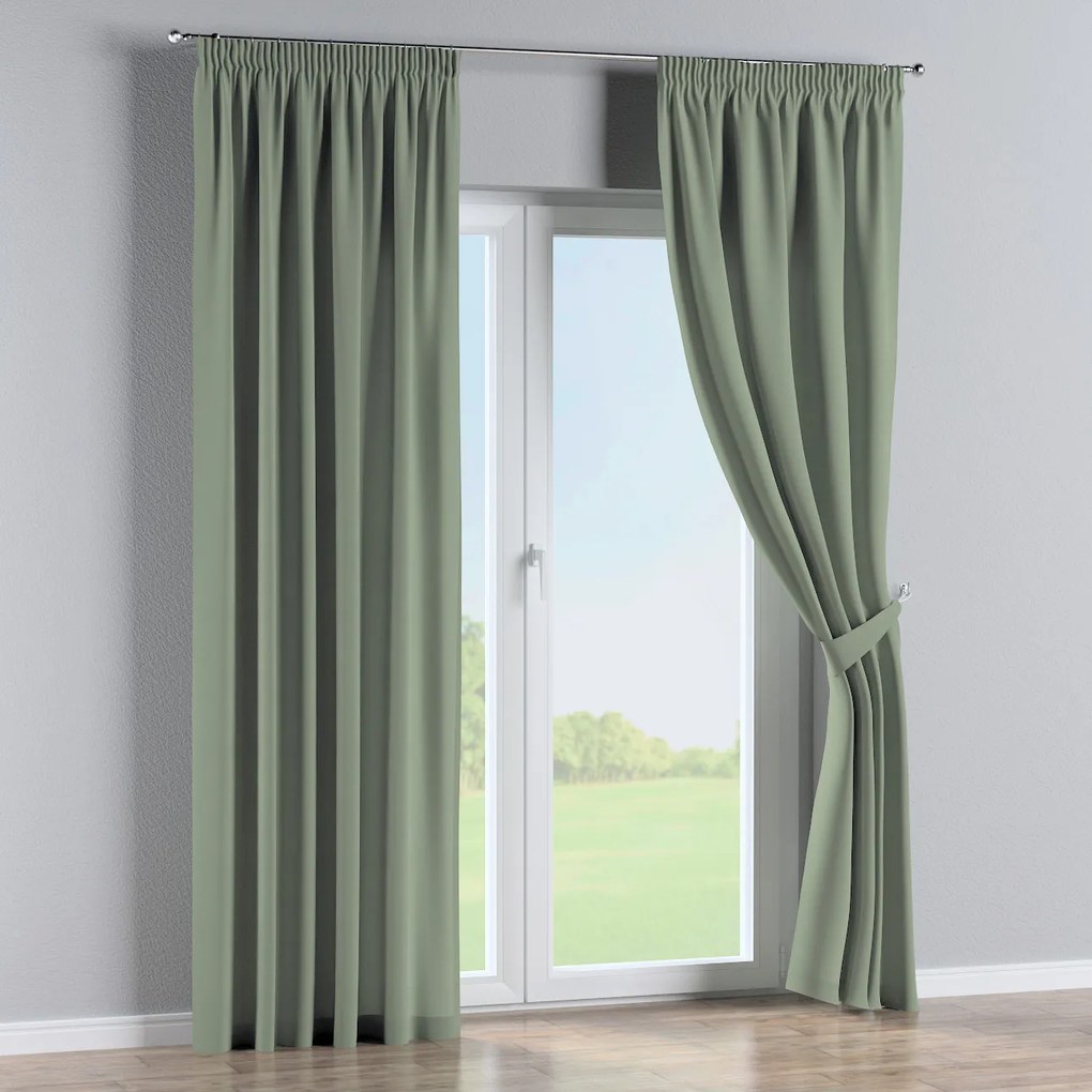 Perdea cu bandă de pliuri