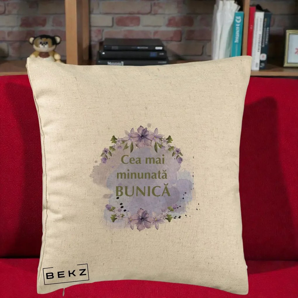 Cadou pentru Bunica - Perna Personalizata Cea Mai Minunata Bunica Flori Mov Acuarela Verde, 40x40 cm, Bej, Husa Detasabila, Perna Inclusa, BEKZ®