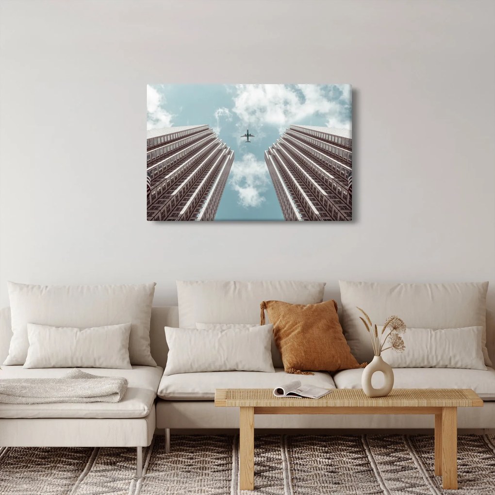 Tablou cuavion între clădiri (90x60 cm)