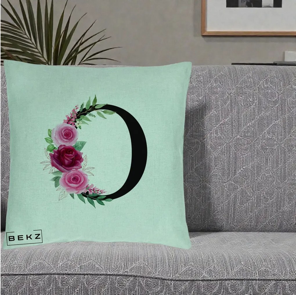 Cadou Personalizat - Perna Personalizata Monograma Florala Litera O, 40x40 cm, Verde Menta, Husa Detasabila, Perna Inclusa, BEKZ®