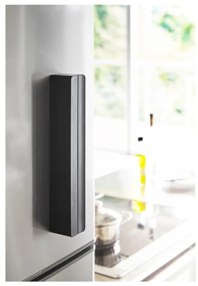 Suport magnetic pentru folie de bucătărie YAMAZAKI Tower, negru