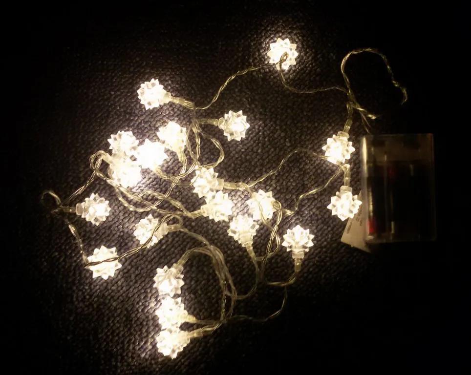 Lanț luminos de Crăciun - stele de zăpadă, alb cald, 20 LED-
