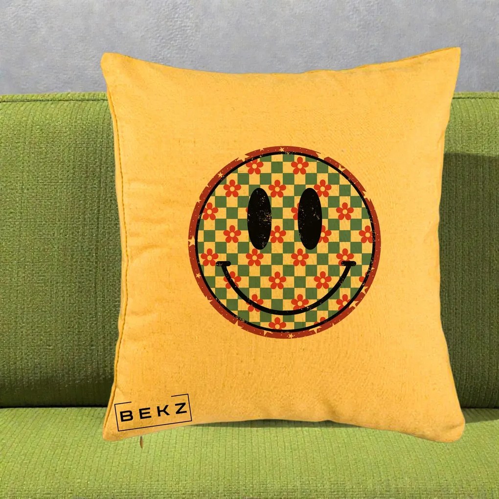 Perna Decorativa Smiley Face Checkered cu Floricele, 40x40 cm, Galben, Husa Detasabila, Perna Inclusa, BEKZ®