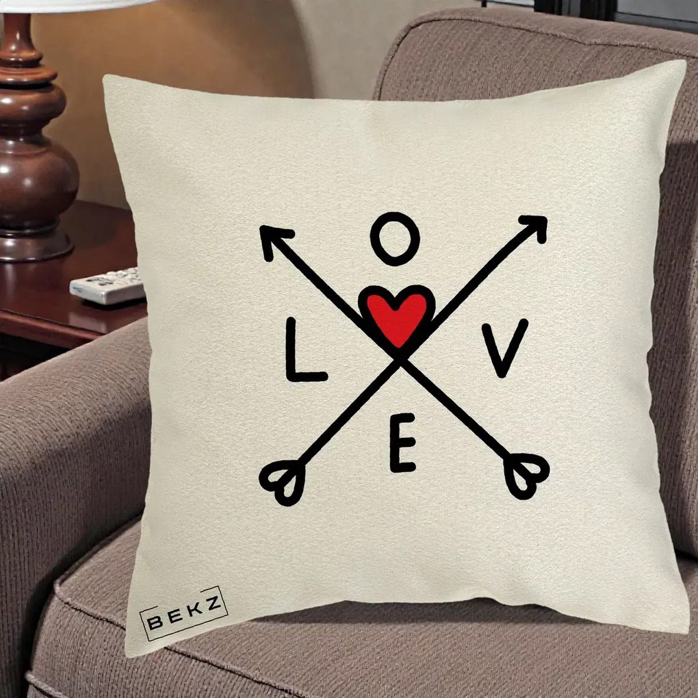 Perna Decorativa Love cu Sageti Incrucisate si Inima Rosie, 40x40 cm, Ecru, Husa Detasabila, Perna Inclusa, BEKZ®