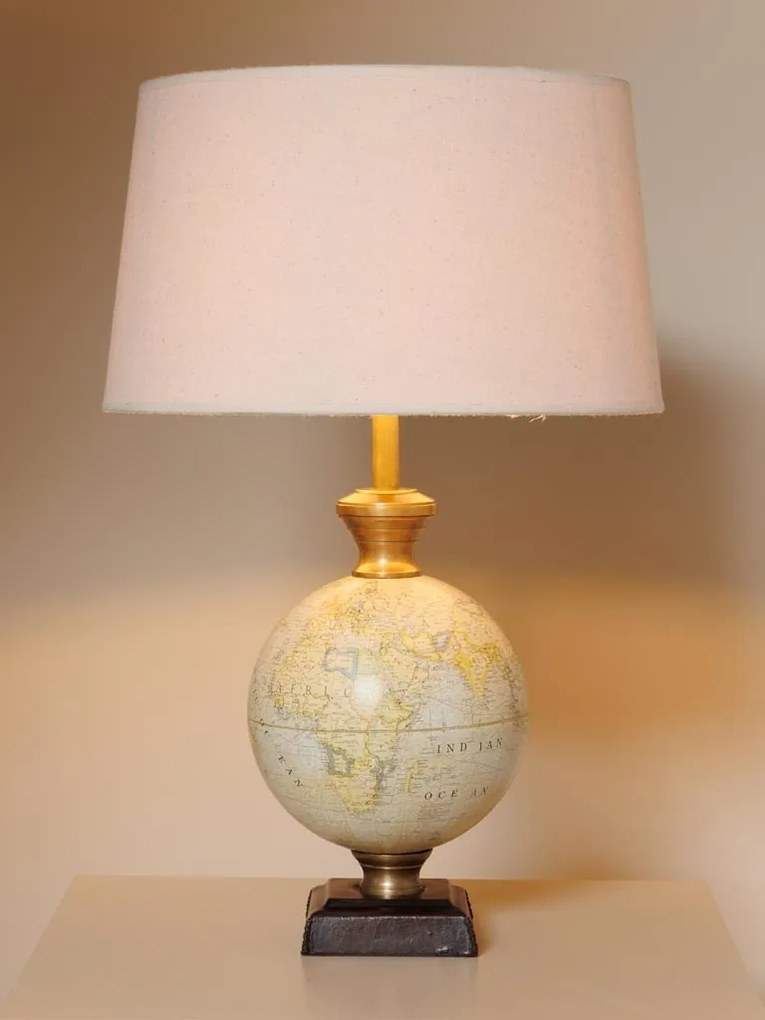Lampa de masa, din alama, cu abajur din in, Globe