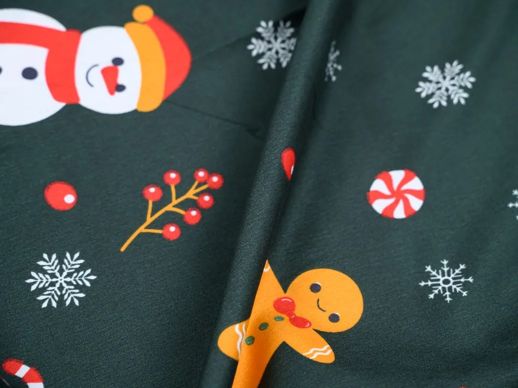 Lenjerie de pat din microfibra SNOWMAN AND GINGERBREAD verde Dimensiune lenjerie de pat: 70 x 90 cm | 140 x 220 cm