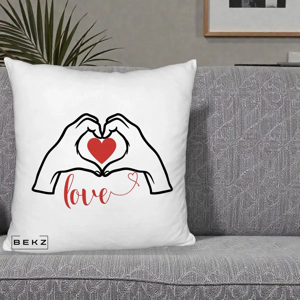 Perna Decorativa Love Maini Inima cu Inscriptie Love Rosu, 40x40 cm, Alb Pufos, Husa Detasabila, Perna Inclusa, BEKZ®