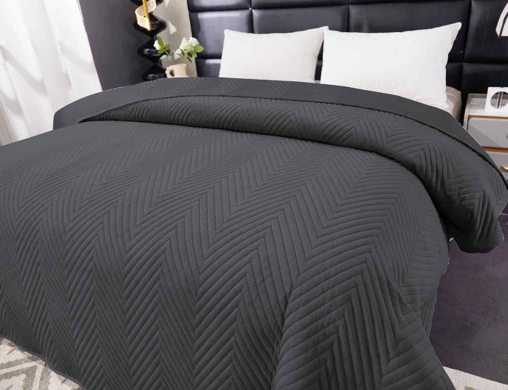 Cuvertura de pat din catifea gri inchis cu model ARROW VELVET Dimensiune: 220 x 240 cm