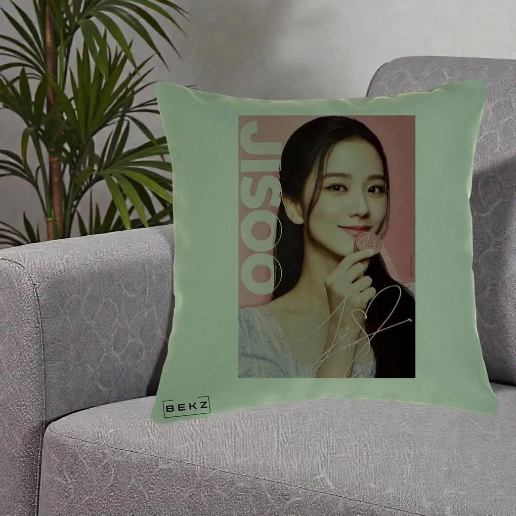Perna Personalizata K-pop BLACKPINK Jisoo cu Semnatura si Fond Roz, 40x40 cm, Verde, Husa Detasabila, Perna Inclusa, BEKZ®
