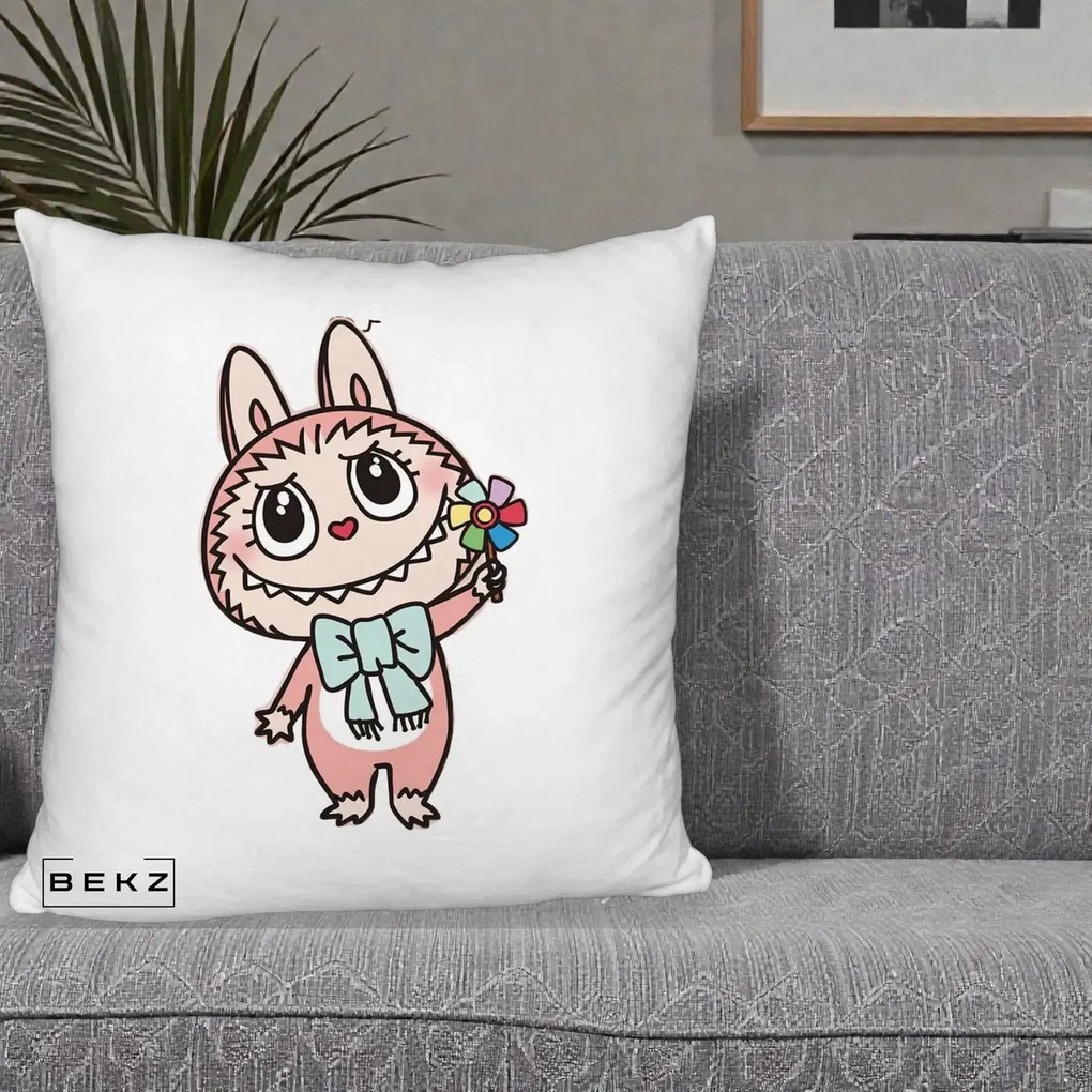 Perna Personalizata Labubu Roz cu Morisca, 40x40 cm, Alb Pufos, Husa Detasabila, Perna Inclusa, BEKZ®