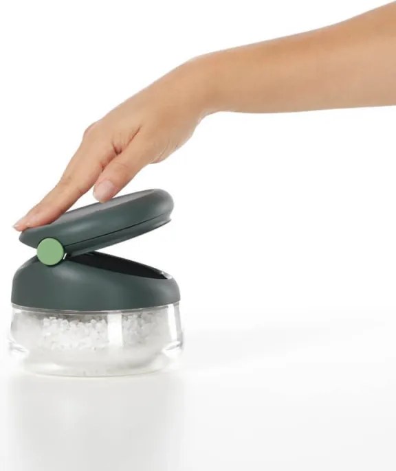 Recipient pentru sare/zahar/condimente Lekue 1009488, Ø12,4x10,1 cm, Sticla borosilicata, Lingura de masurare, +4°C / +80°C, Negru