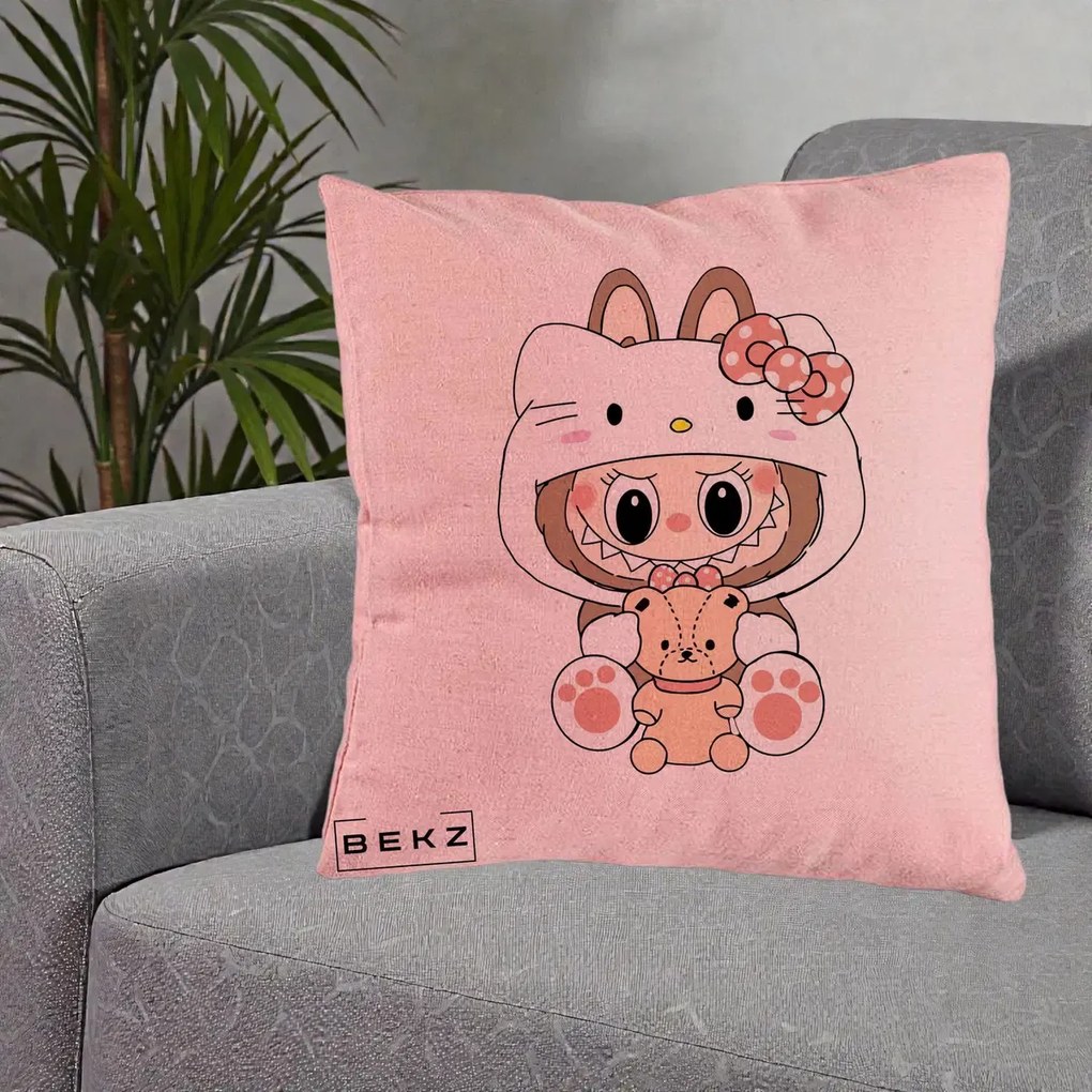 Perna Personalizata Labubu x Hello Kitty, 40x40 cm, Roz, Husa Detasabila, Perna Inclusa, BEKZ®